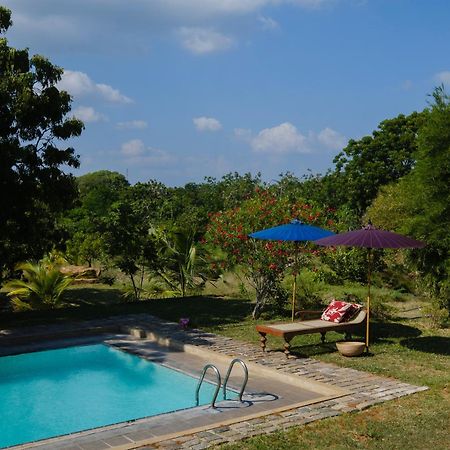 Bed and Breakfast Treasure Rock Kirinda  Esterno foto