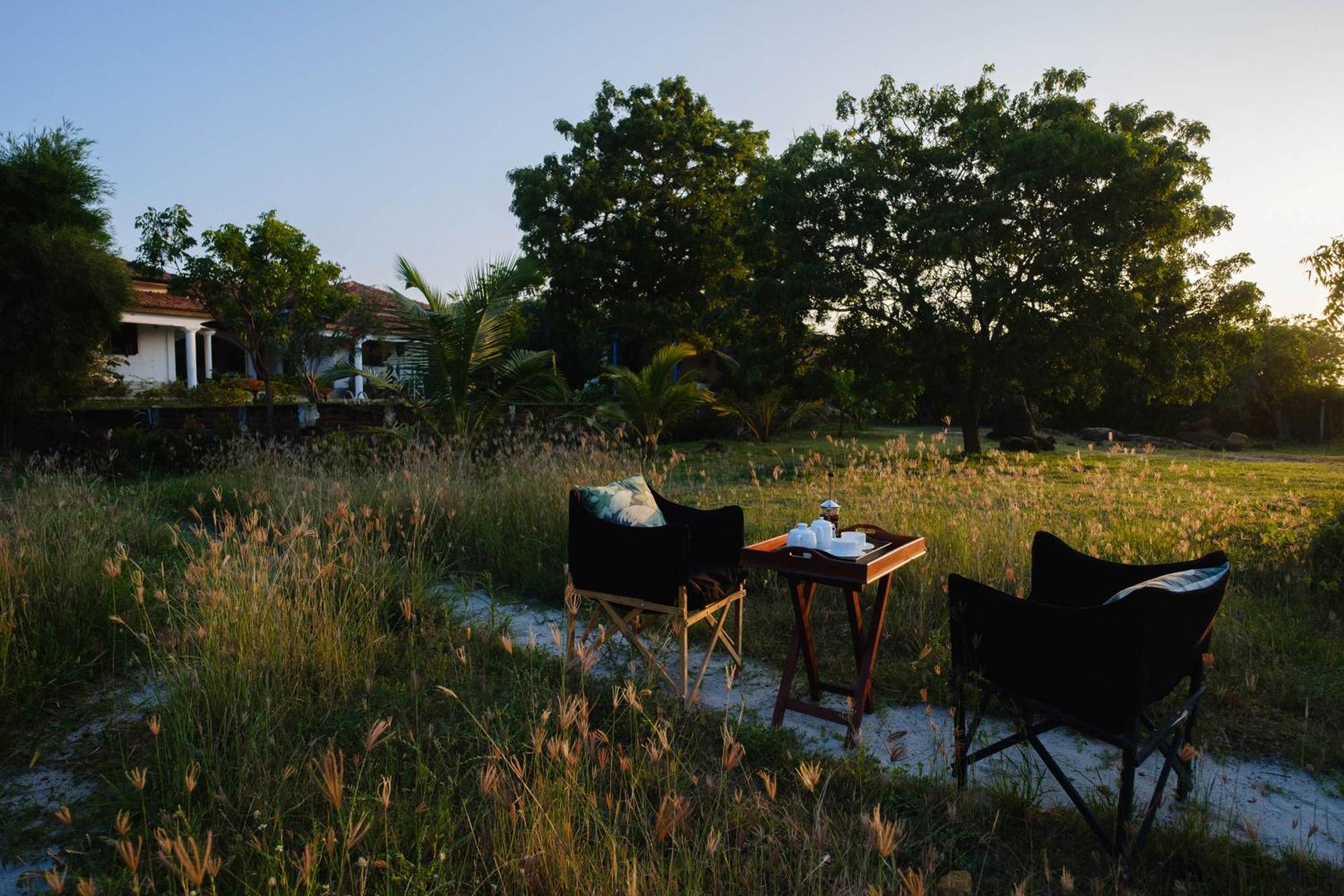 Bed and Breakfast Treasure Rock Kirinda  Esterno foto
