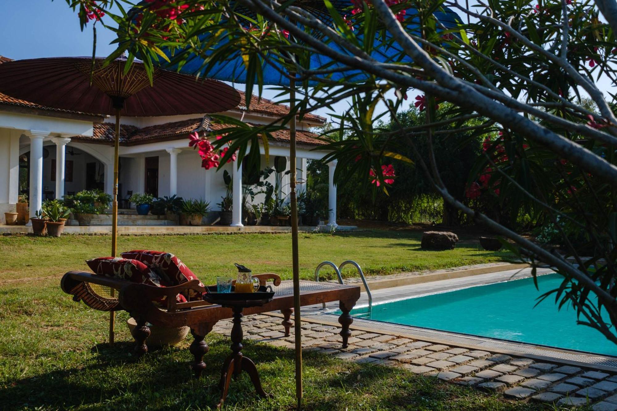 Bed and Breakfast Treasure Rock Kirinda  Esterno foto