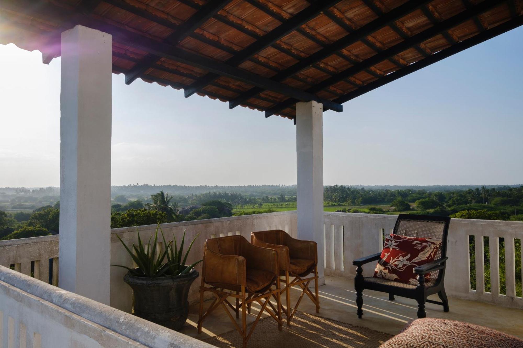 Bed and Breakfast Treasure Rock Kirinda  Esterno foto