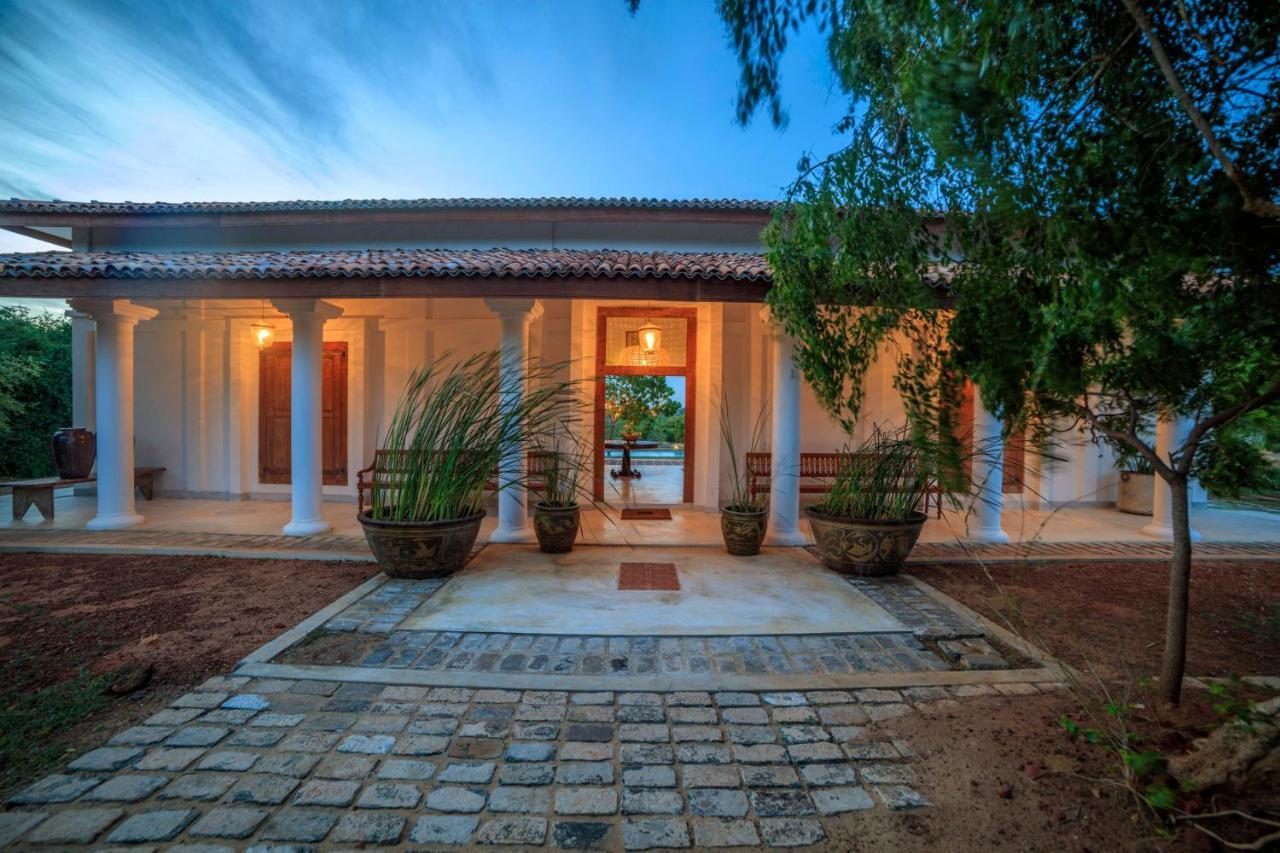 Bed and Breakfast Treasure Rock Kirinda  Esterno foto